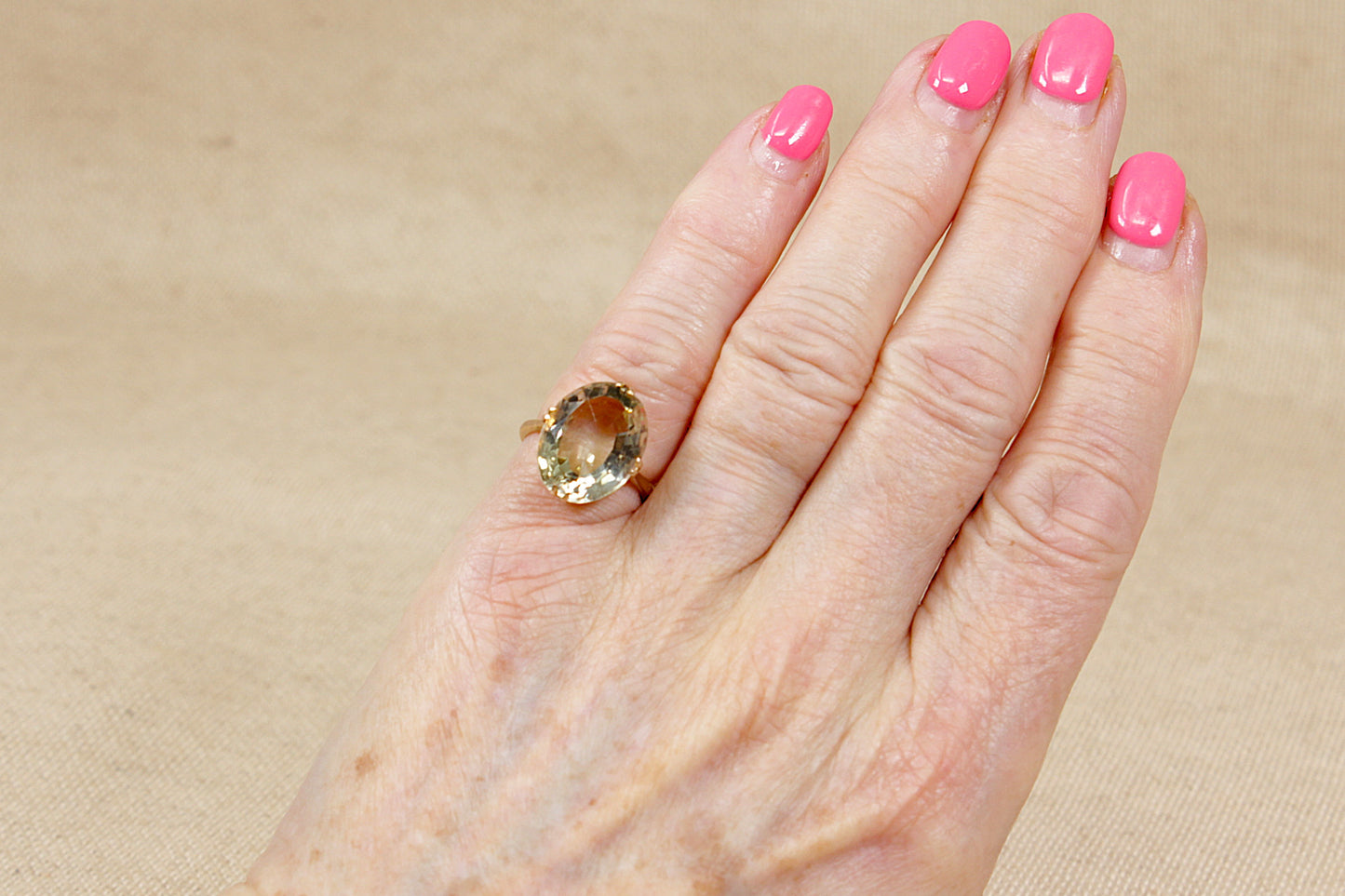 Vintage 9ct Gold Lemon Citrine Solitaire Ring