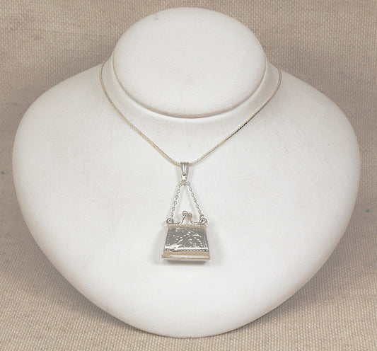 Silver Keepsake / Locket Pendant Necklace