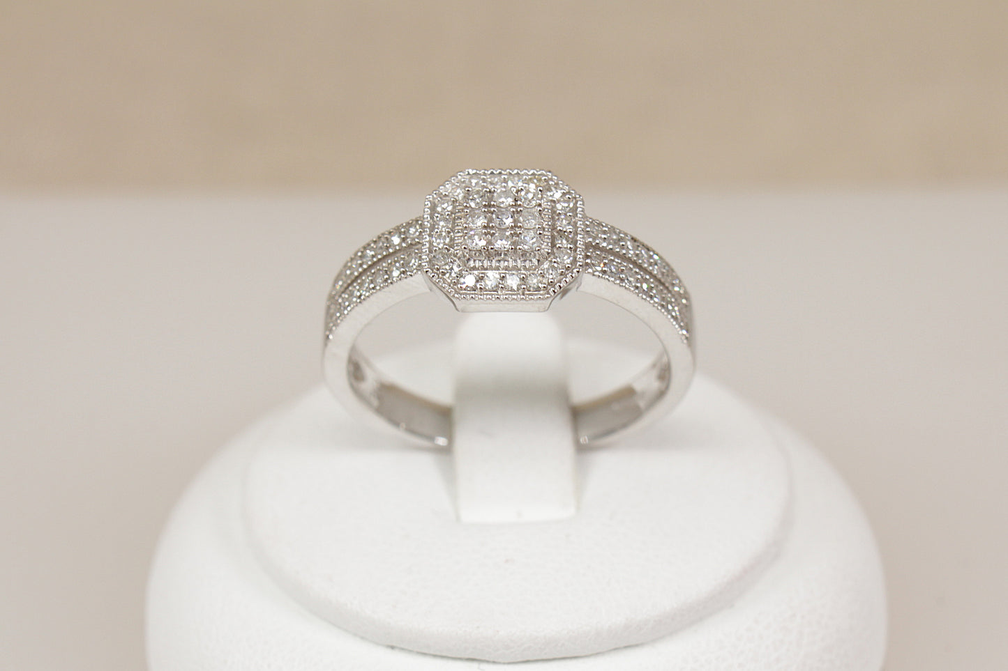 Stunning 14ct White Gold Diamond Cluster Ring – Contemporary Multi-Diamond Design
