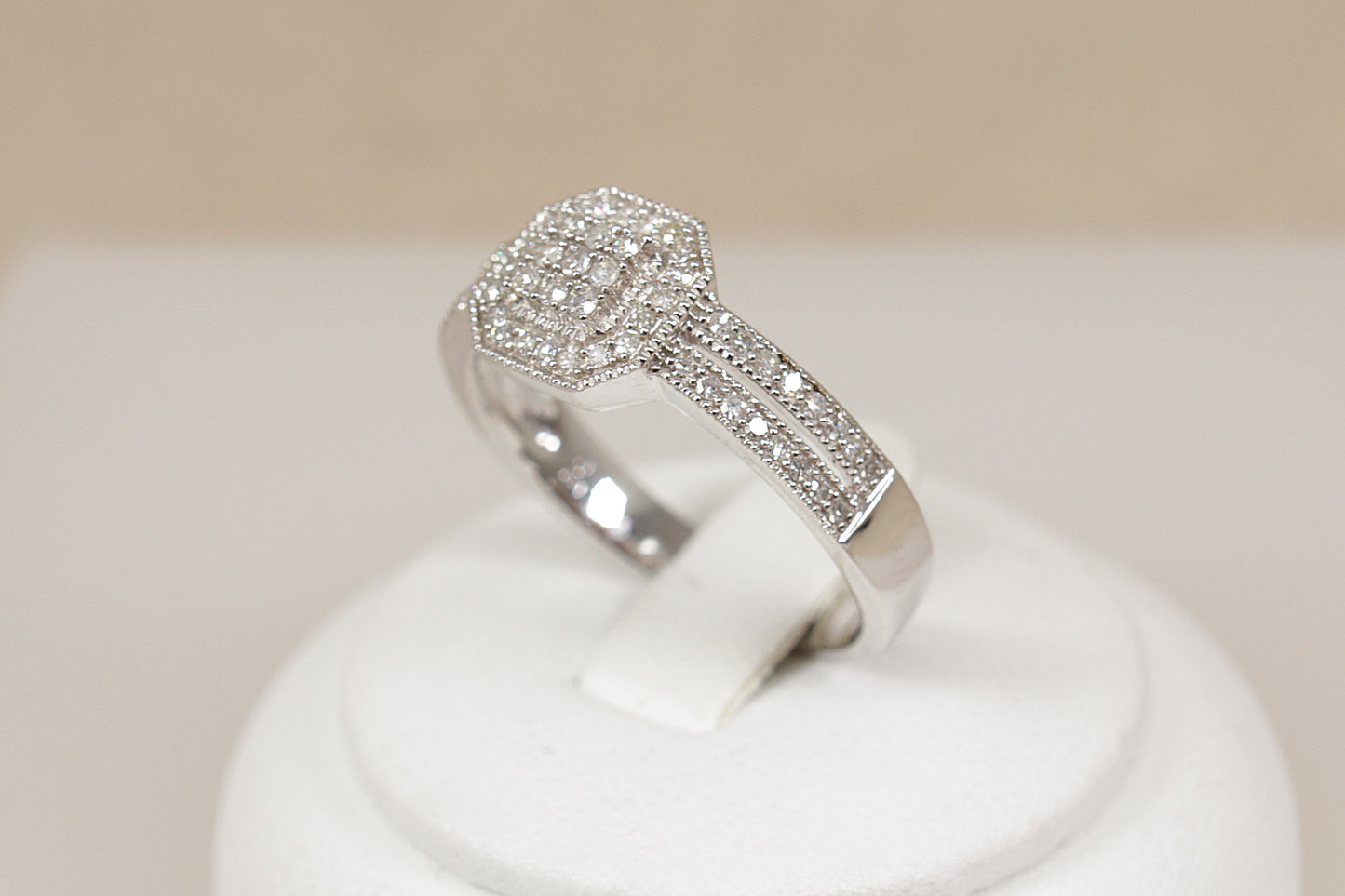 Stunning 14ct White Gold Diamond Cluster Ring – Contemporary Multi-Diamond Design