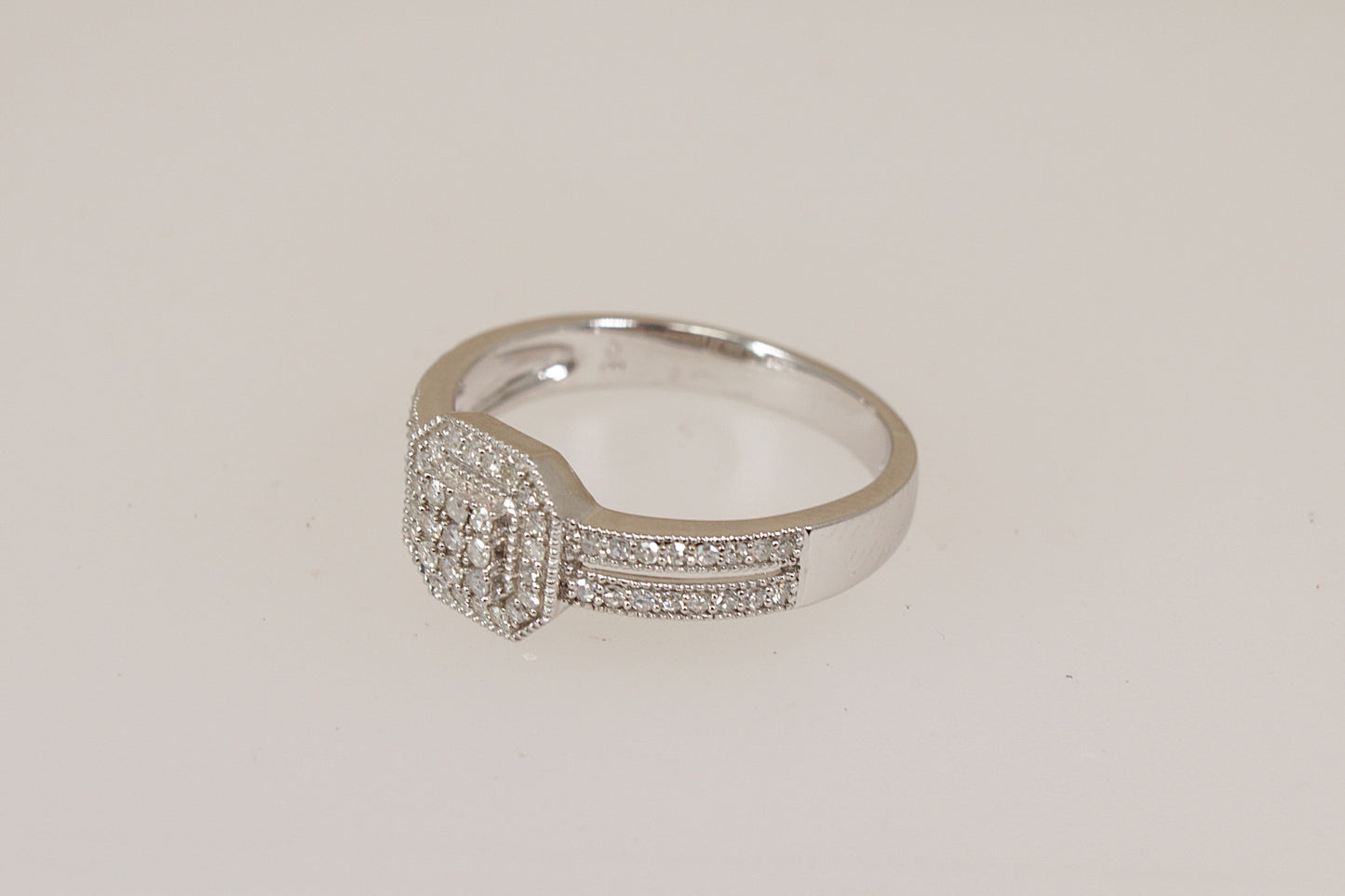 Stunning 14ct White Gold Diamond Cluster Ring – Contemporary Multi-Diamond Design