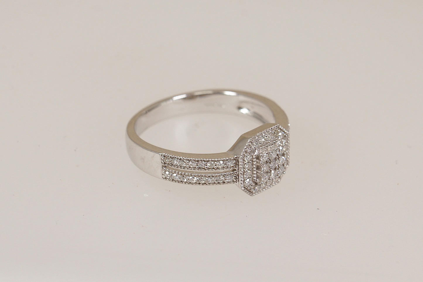 Stunning 14ct White Gold Diamond Cluster Ring – Contemporary Multi-Diamond Design