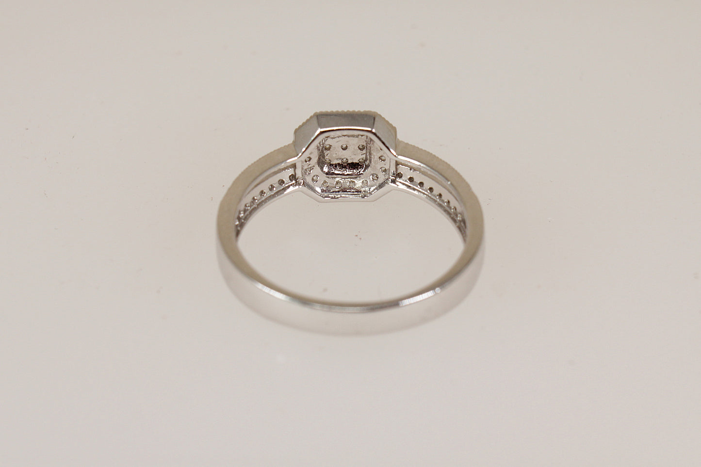 Stunning 14ct White Gold Diamond Cluster Ring – Contemporary Multi-Diamond Design