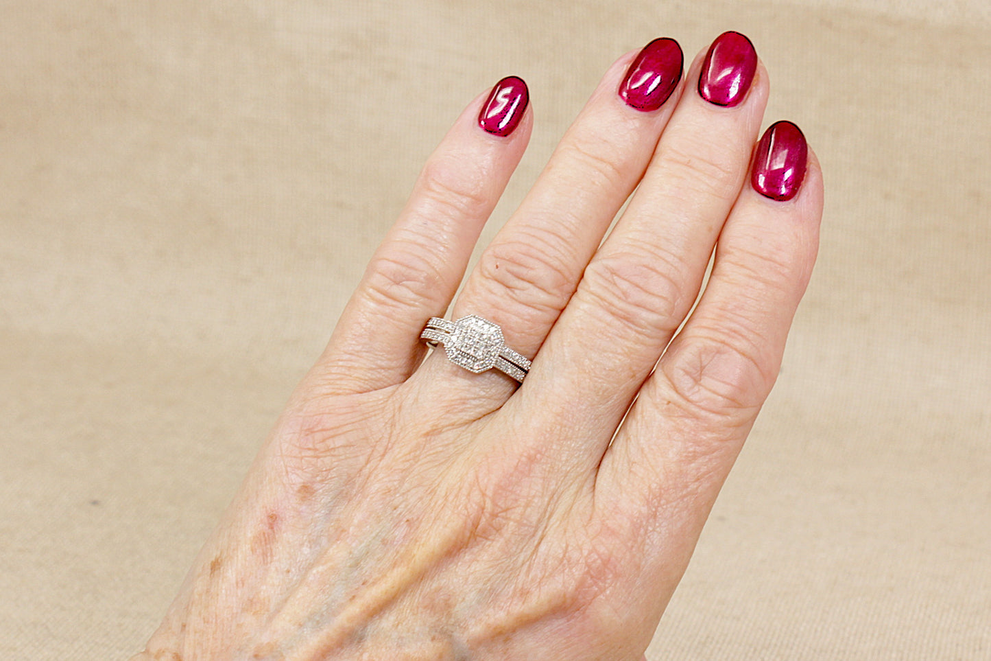 Stunning 14ct White Gold Diamond Cluster Ring – Contemporary Multi-Diamond Design