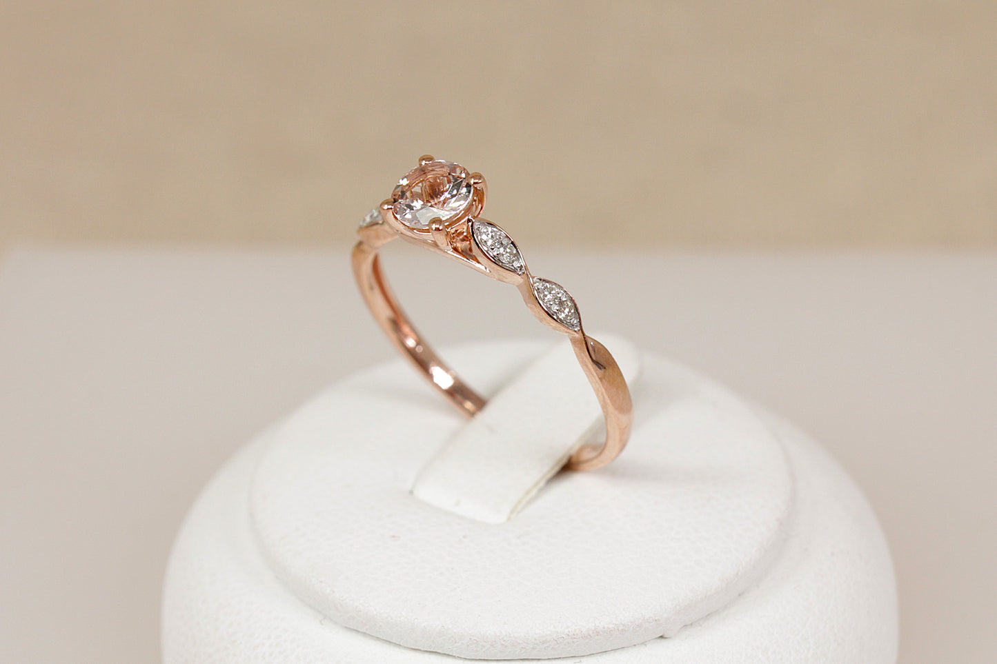Gorgeous 9ct Rose Gold Morganite & Diamond Ring