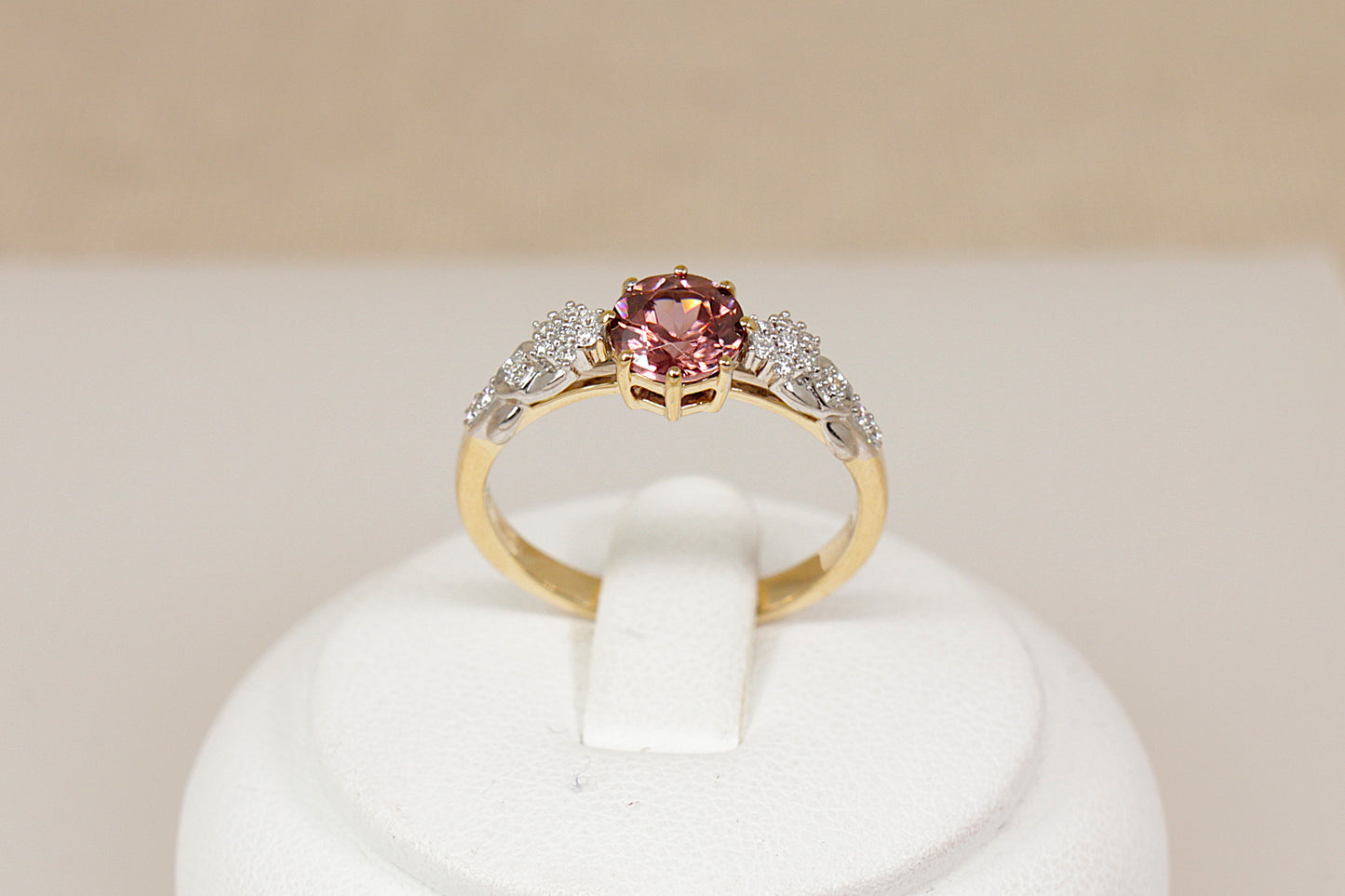 Beautiful 18ct Gold Pink Tourmaline & Diamond Ring