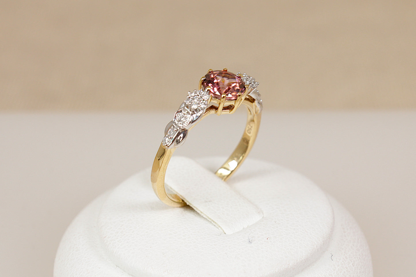 Beautiful 18ct Gold Pink Tourmaline & Diamond Ring