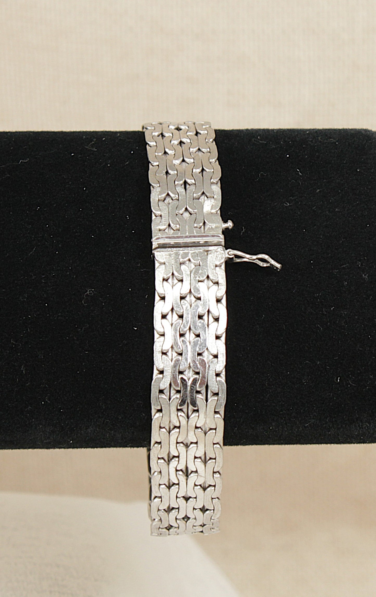 Elegant Vintage Silver Flexible Link Bracelet