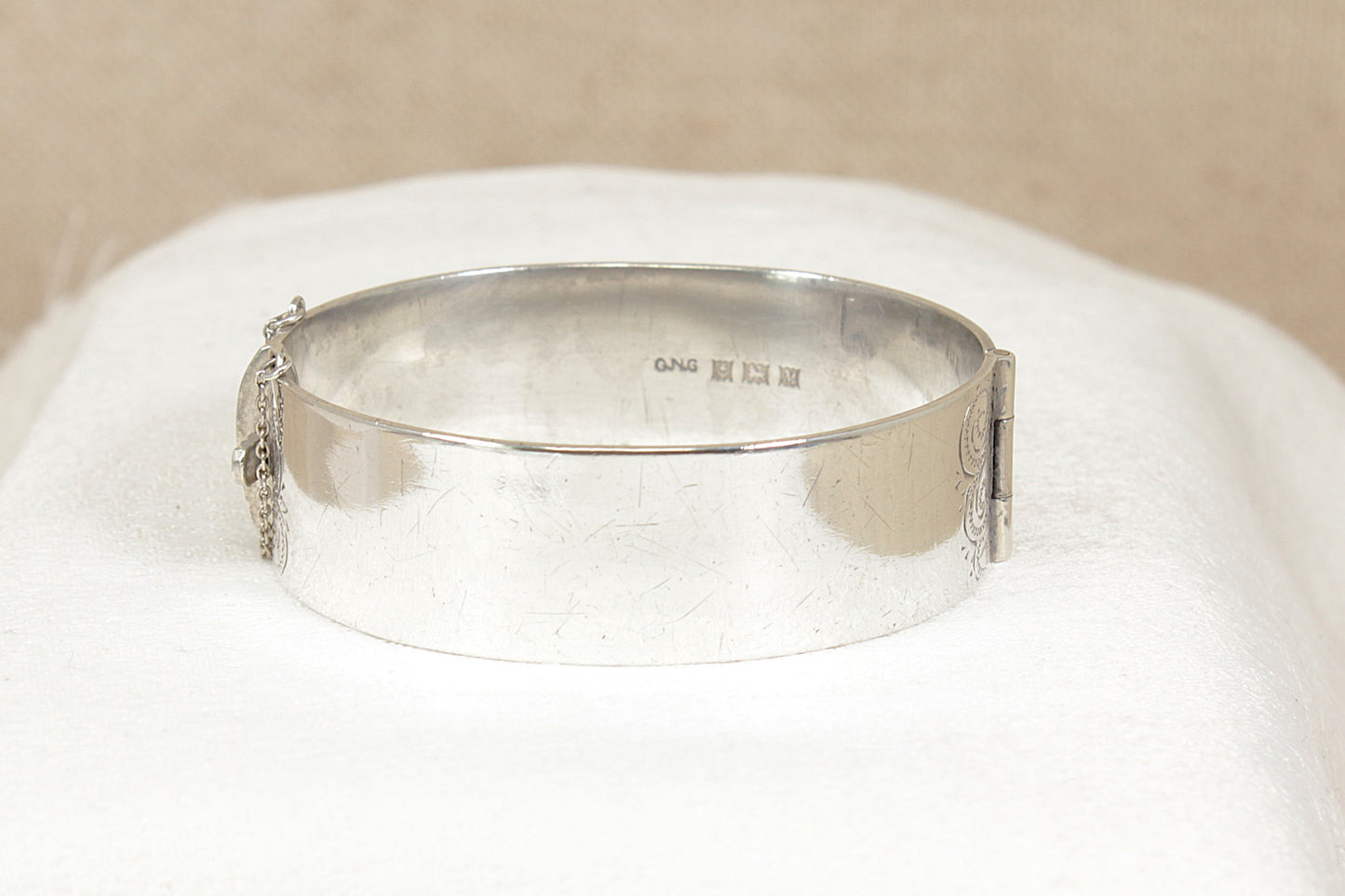Bracciale rigido in argento 5207