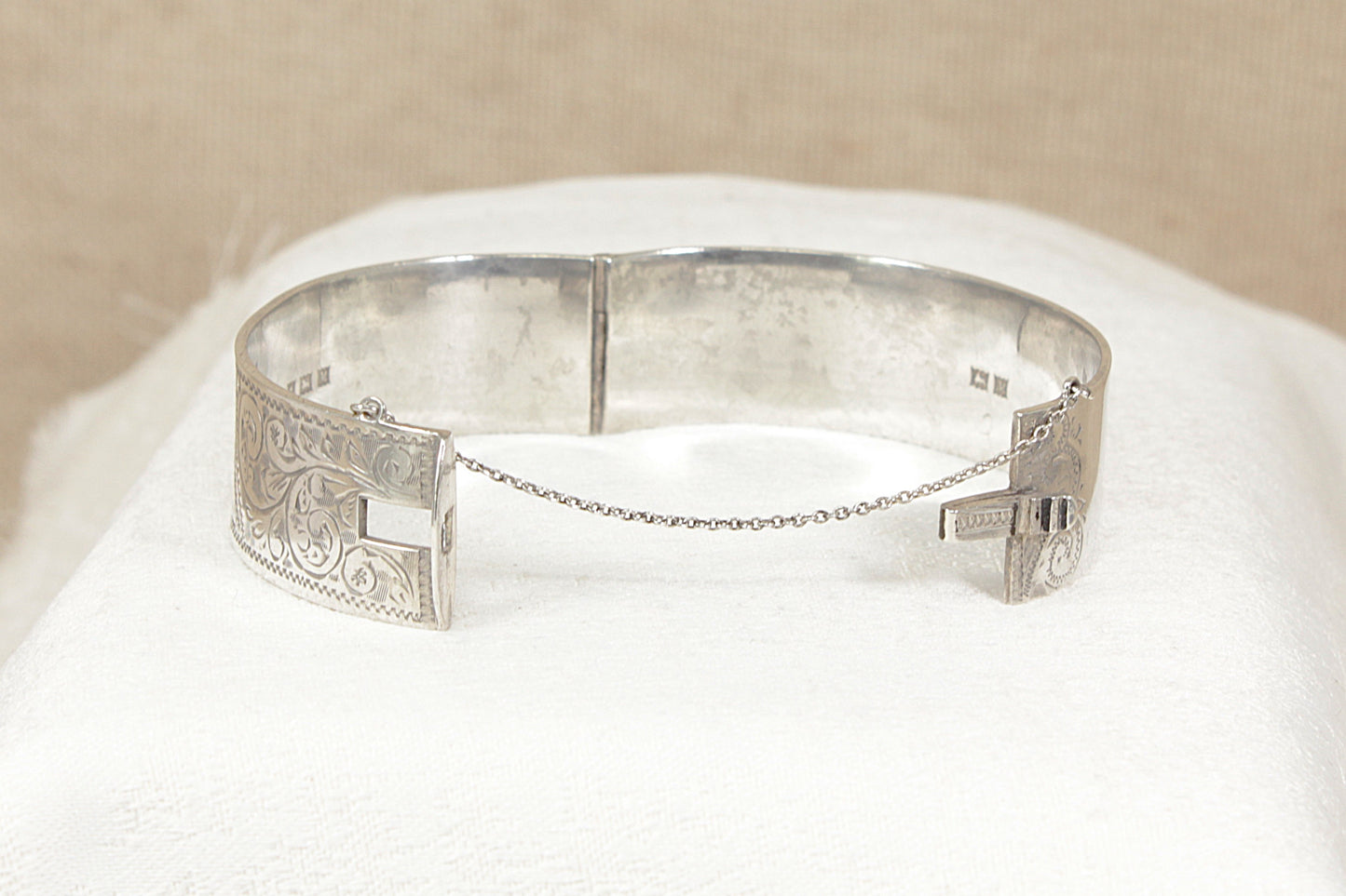 Bracciale rigido in argento 5207