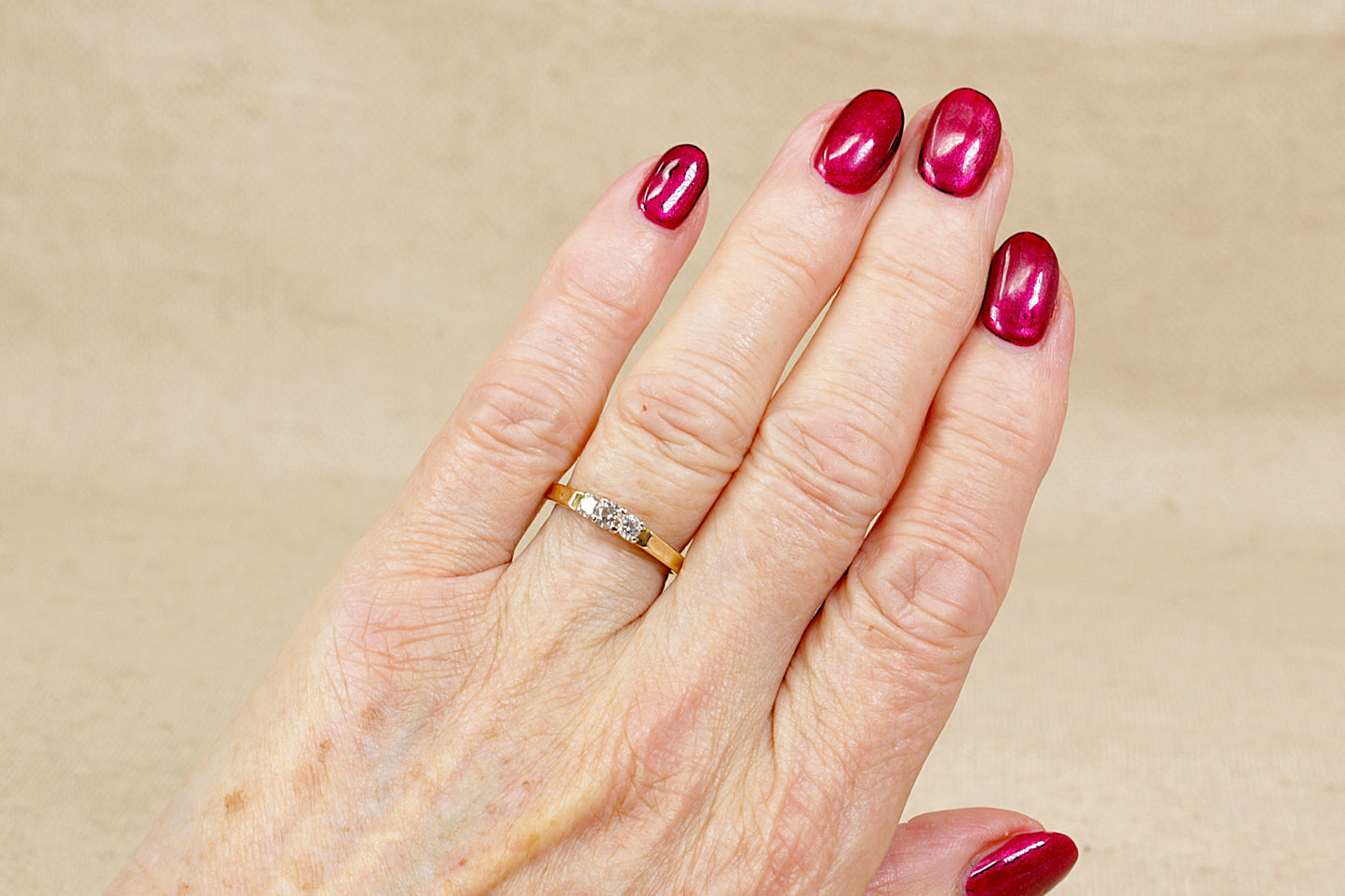 Stunning 18ct Gold Diamond Trilogy Ring