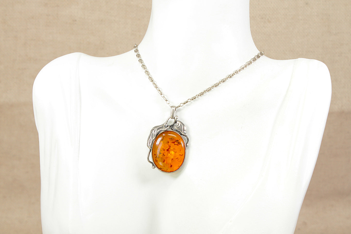 Finely Made Sterling Silver Amber Art Nouveau Style Pendant & Chain Necklace