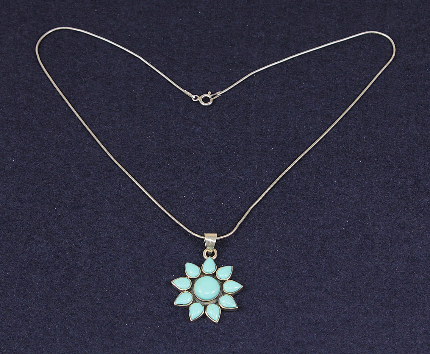 Pretty Sterling Silver Turquoise-Coloured Flower Pendant & Chain Necklace